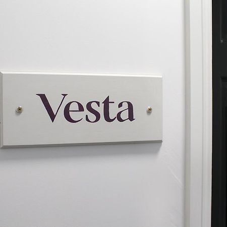 Vesta Central Bath Apartment Kültér fotó